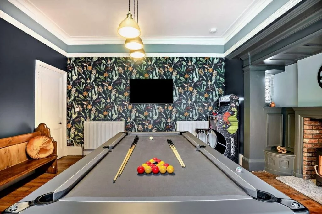 croes vaen pool table